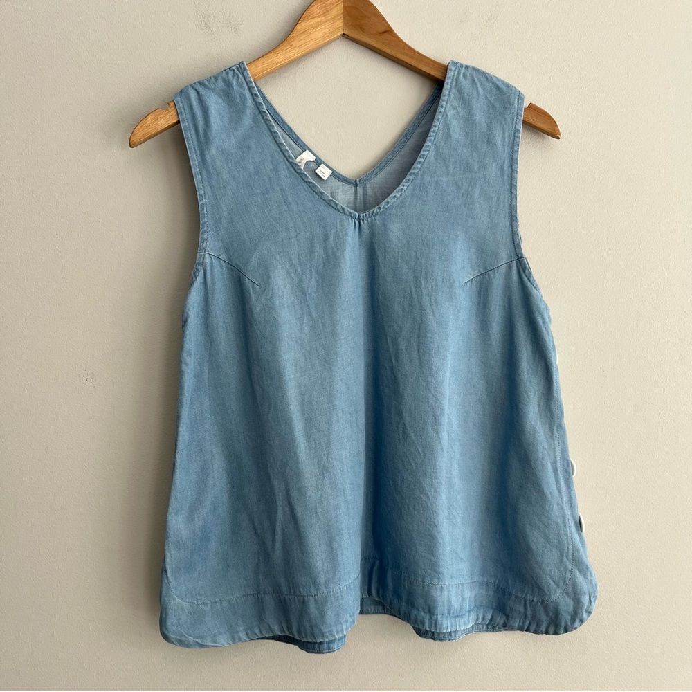 Mia & Tess Blue Denim V-neck Tank Top with Side Buttons Small